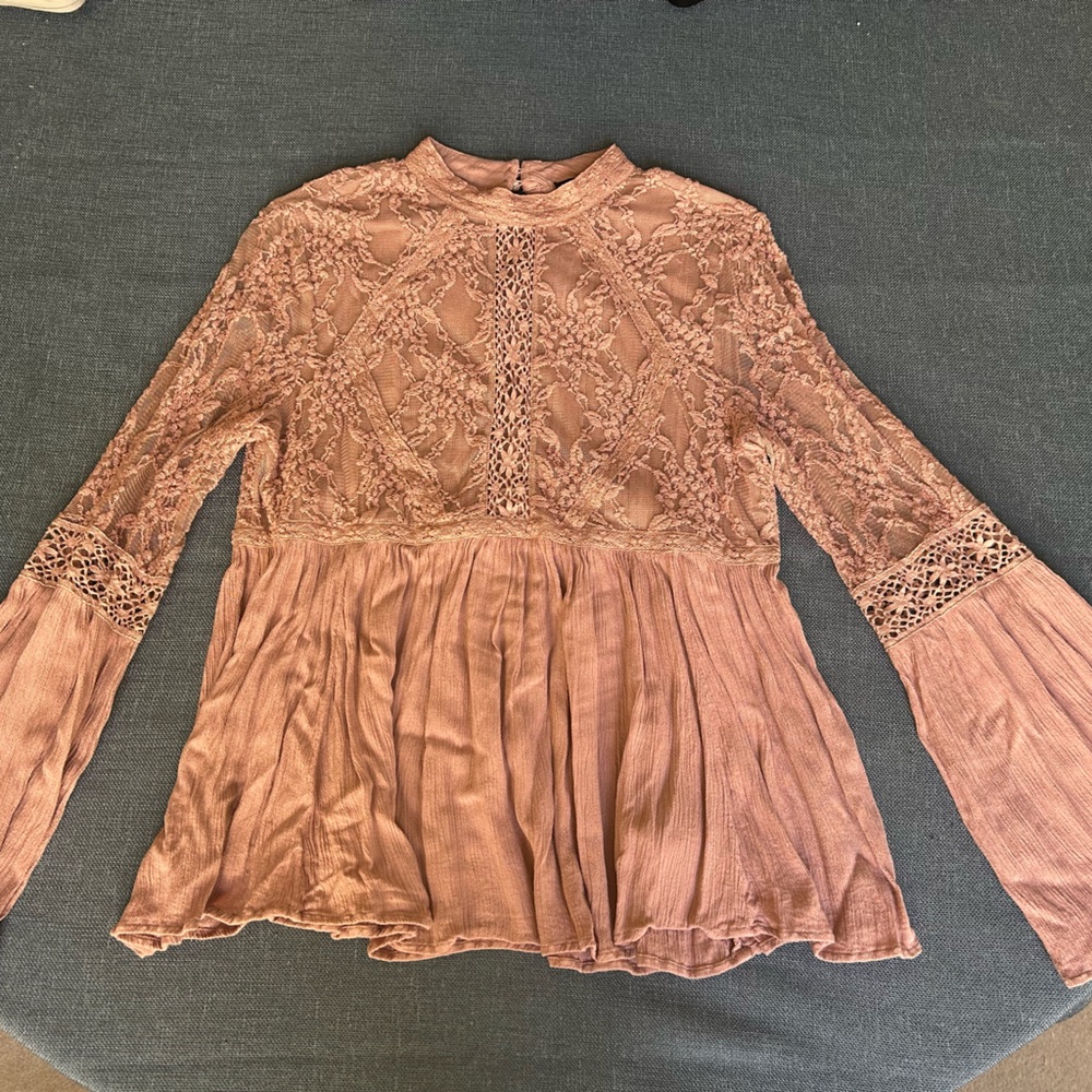 American Eagle Outfitters Lace Blouse in Dusty Rose